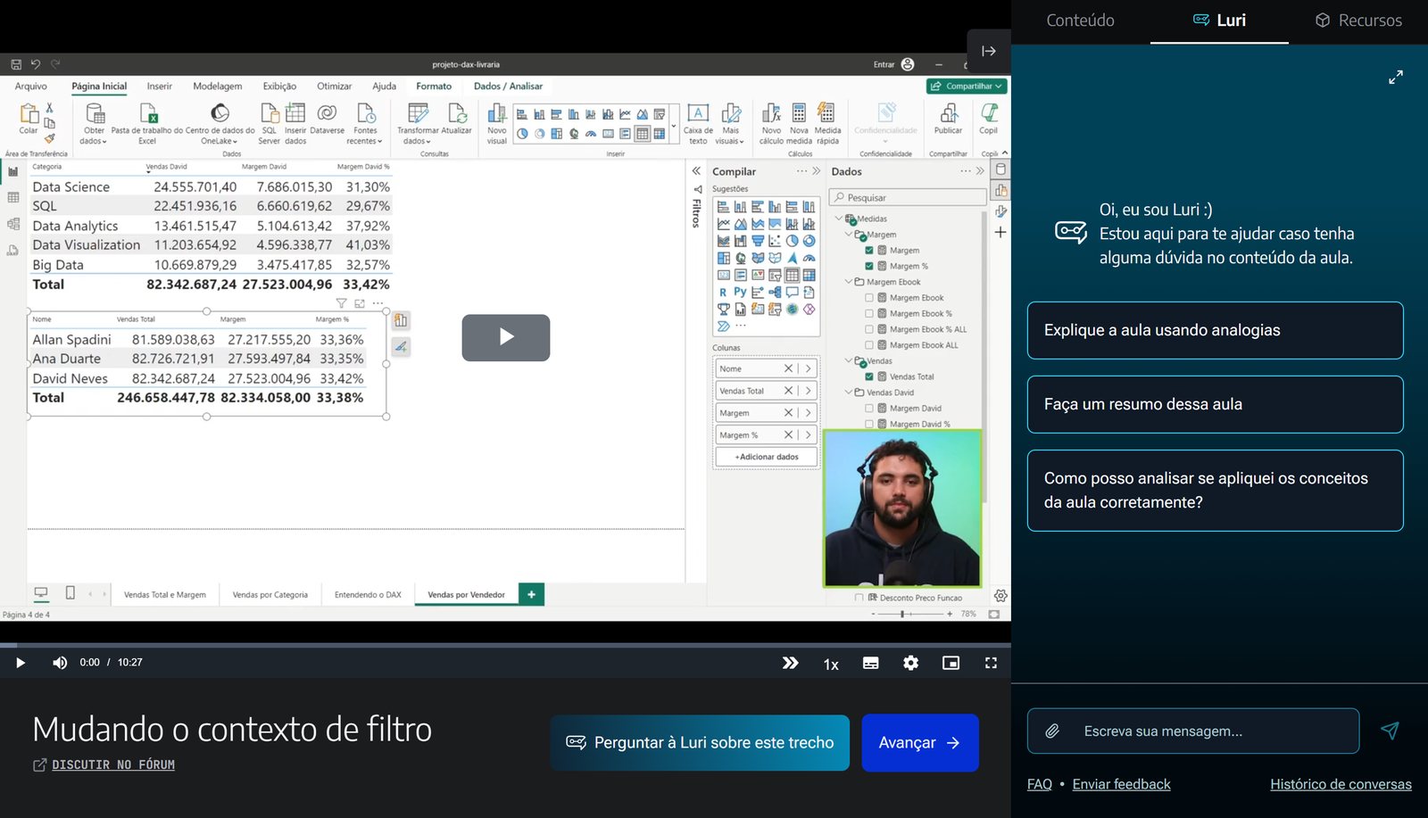 Aula da formação de Power BI da Alura com a Luri, a IA da plataforma, aberta ao lado do vídeo